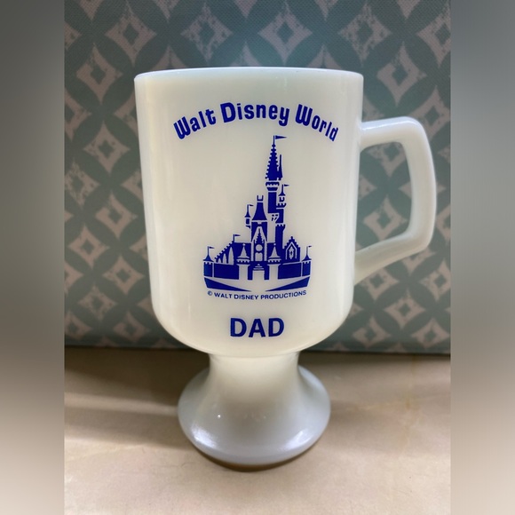 Set of 2 Collectible Milkglass pedestal mugs Walt Disney World “Mom” and “Dad” - Picture 2 of 8